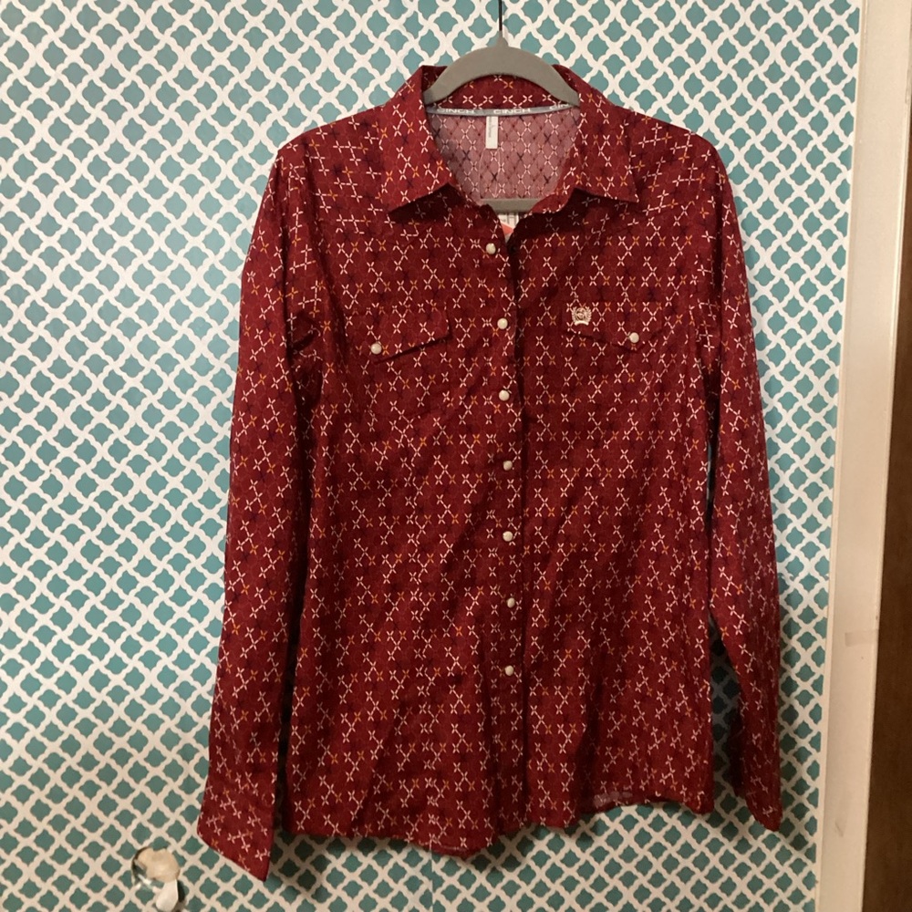 Cinch Women's Burgundy Patterned Button Down Shirt Size Large